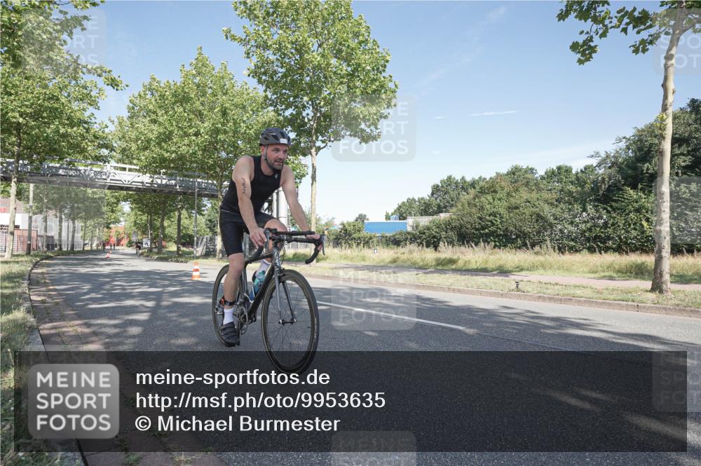 09.08.2026 - GEWOBA Citytriathlon Bremen Michael Burmester http://msf.ph/oto/9953635 09.08.2026 10:48:28 Radfahren 239, 289, 312, 352, 356, 520 meine-sportfotos.de