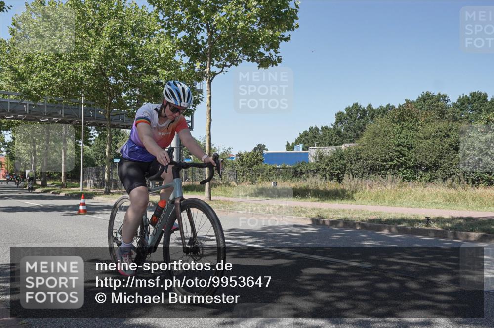 09.08.2026 - GEWOBA Citytriathlon Bremen Michael Burmester http://msf.ph/oto/9953647 09.08.2026 14:20:47 Radfahren 198, 264, 282, 390, 402, 438, 501, 508 meine-sportfotos.de