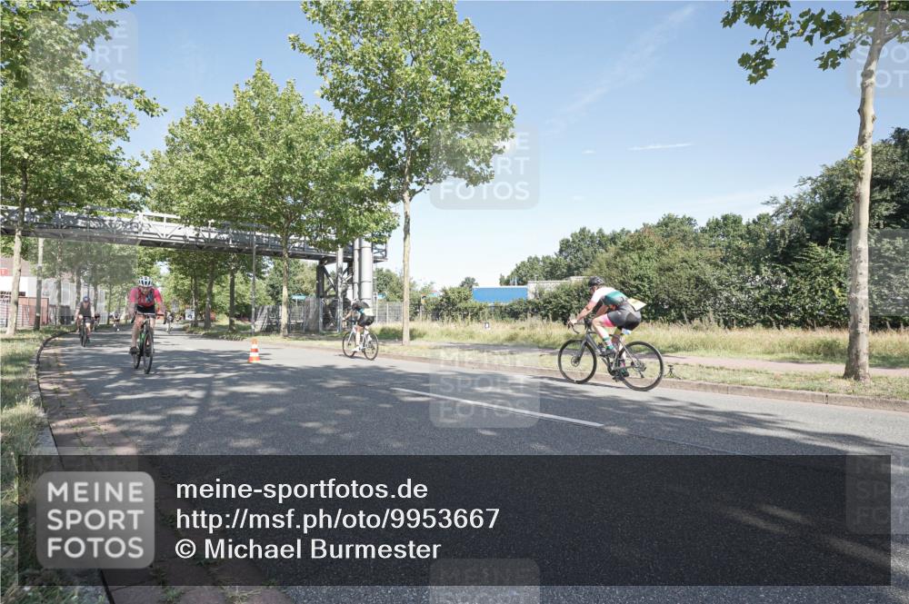 09.08.2026 - GEWOBA Citytriathlon Bremen Michael Burmester http://msf.ph/oto/9953667 09.08.2026 10:49:18 Radfahren 294, 413, 430, 454, 497 meine-sportfotos.de
