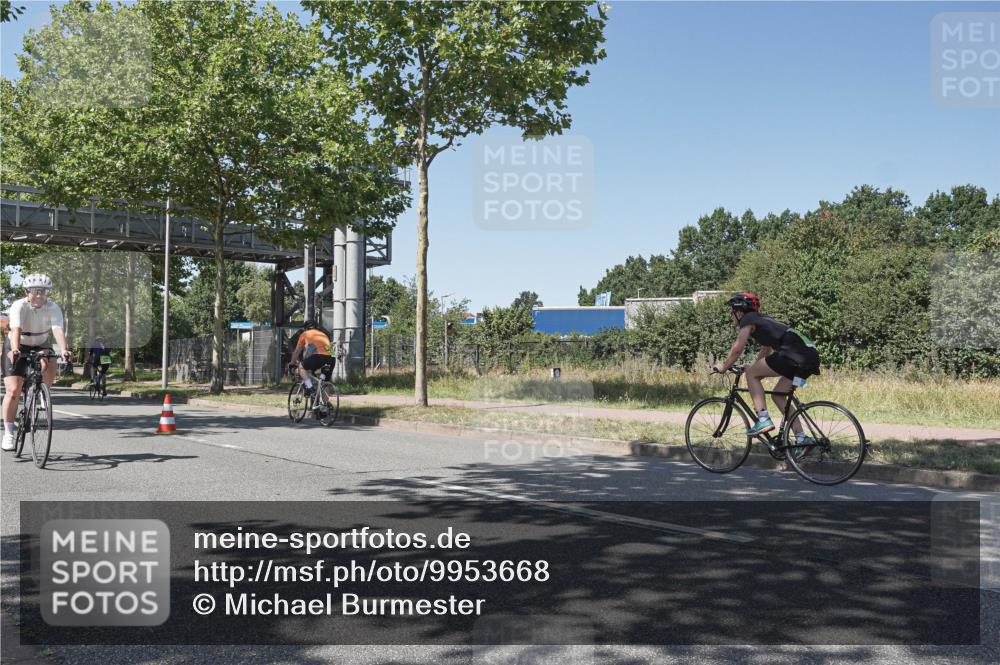09.08.2026 - GEWOBA Citytriathlon Bremen Michael Burmester http://msf.ph/oto/9953668 09.08.2026 14:21:01 Radfahren 30, 198, 214, 231, 252, 255, 268, 390, 409, 479, 508, 515 meine-sportfotos.de