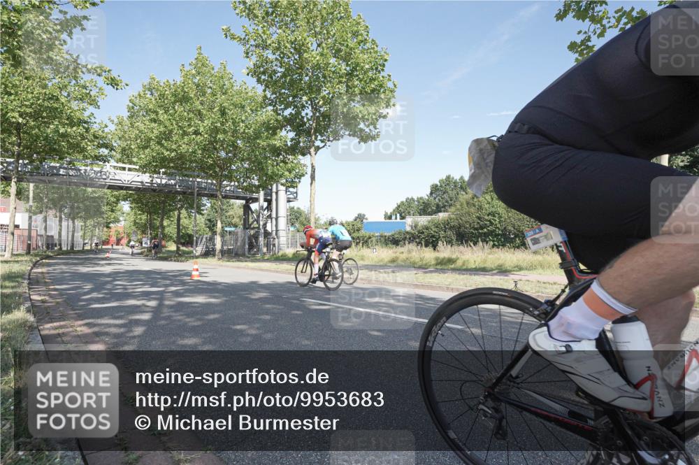 09.08.2026 - GEWOBA Citytriathlon Bremen Michael Burmester http://msf.ph/oto/9953683 09.08.2026 10:49:28 Radfahren 299, 320, 413, 430, 454, 497 meine-sportfotos.de