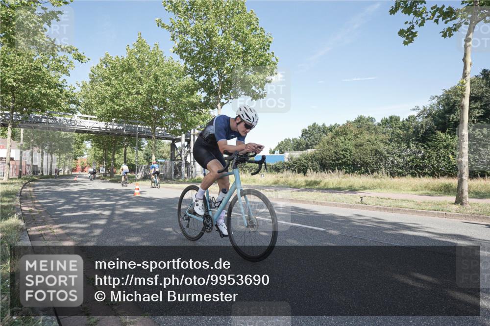 09.08.2026 - GEWOBA Citytriathlon Bremen Michael Burmester http://msf.ph/oto/9953690 09.08.2026 10:49:34 Radfahren 299, 320, 413, 454, 508 meine-sportfotos.de