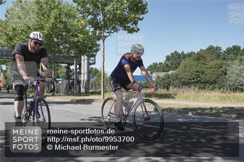 09.08.2026 - GEWOBA Citytriathlon Bremen Michael Burmester http://msf.ph/oto/9953700 09.08.2026 14:21:24 Radfahren 167, 194, 299, 348, 388, 405, 412, 421, 422, 428, 440, 493, 525 meine-sportfotos.de