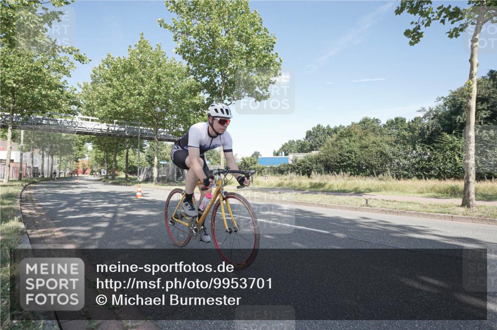 09.08.2026 - GEWOBA Citytriathlon Bremen Michael Burmester http://msf.ph/oto/9953701 09.08.2026 10:49:51 Radfahren 317, 410 meine-sportfotos.de