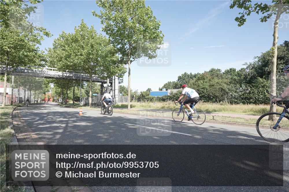 09.08.2026 - GEWOBA Citytriathlon Bremen Michael Burmester http://msf.ph/oto/9953705 09.08.2026 10:49:53 Radfahren 317, 410 meine-sportfotos.de