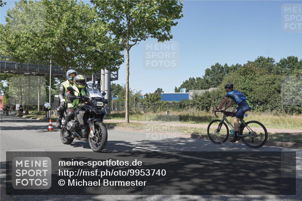 09.08.2026 - GEWOBA Citytriathlon Bremen Michael Burmester http://msf.ph/oto/9953740 09.08.2026 14:21:51 Radfahren 23, 195, 358, 393, 423, 437, 442, 449 meine-sportfotos.de