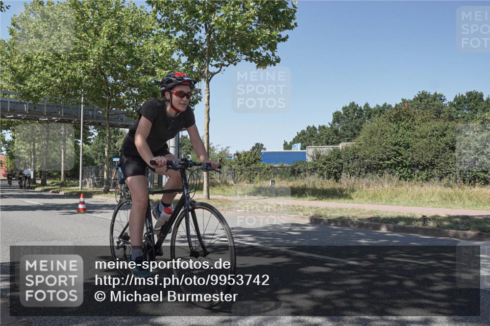 09.08.2026 - GEWOBA Citytriathlon Bremen Michael Burmester http://msf.ph/oto/9953742 09.08.2026 14:21:53 Radfahren 23, 195, 358, 393, 423, 437, 442, 449 meine-sportfotos.de