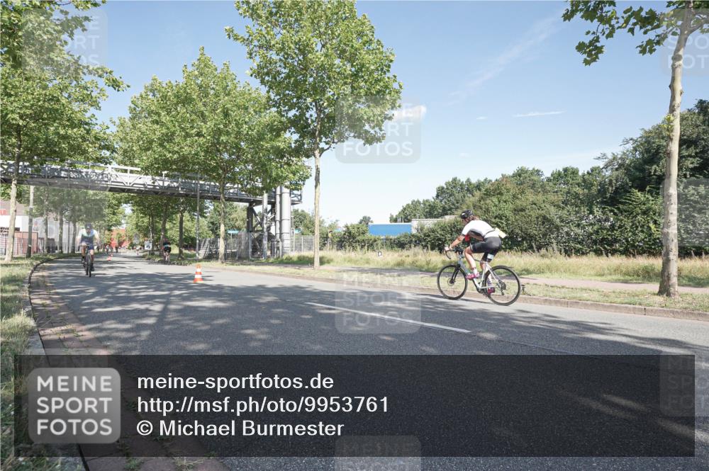 09.08.2026 - GEWOBA Citytriathlon Bremen Michael Burmester http://msf.ph/oto/9953761 09.08.2026 10:50:29 Radfahren 63, 350, 385, 450, 457 meine-sportfotos.de