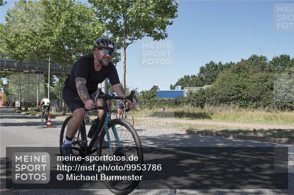 09.08.2026 - GEWOBA Citytriathlon Bremen Michael Burmester http://msf.ph/oto/9953786 09.08.2026 14:22:32 Radfahren 104, 275, 381, 389, 394, 397, 411, 413 meine-sportfotos.de
