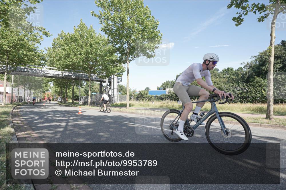 09.08.2026 - GEWOBA Citytriathlon Bremen Michael Burmester http://msf.ph/oto/9953789 09.08.2026 10:50:47 Radfahren 1, 7, 83, 137, 167, 313, 337, 370, 470, 481, 482, 486, 526, 532 meine-sportfotos.de