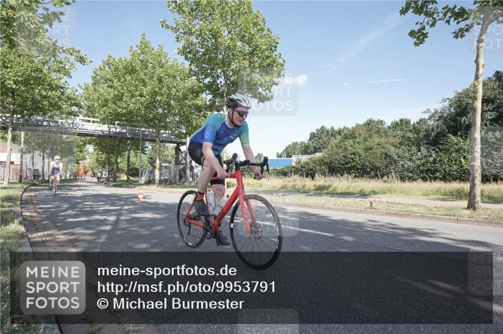 09.08.2026 - GEWOBA Citytriathlon Bremen Michael Burmester http://msf.ph/oto/9953791 09.08.2026 10:50:49 Radfahren 1, 7, 83, 137, 167, 313, 330, 337, 370, 452, 470, 481, 482, 486, 526, 532 meine-sportfotos.de