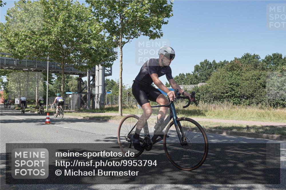 09.08.2026 - GEWOBA Citytriathlon Bremen Michael Burmester http://msf.ph/oto/9953794 09.08.2026 14:22:36 Radfahren 104, 275, 298, 381, 389, 394, 397, 411, 413 meine-sportfotos.de