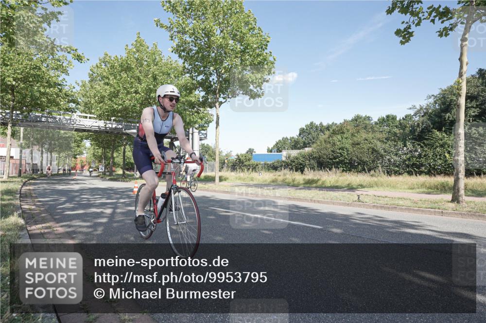 09.08.2026 - GEWOBA Citytriathlon Bremen Michael Burmester http://msf.ph/oto/9953795 09.08.2026 10:50:51 Radfahren 1, 7, 83, 137, 167, 173, 313, 330, 337, 370, 452, 470, 481, 482, 486, 526, 532 meine-sportfotos.de