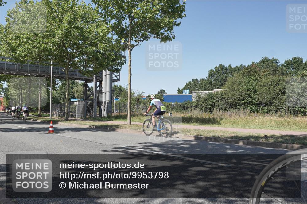 09.08.2026 - GEWOBA Citytriathlon Bremen Michael Burmester http://msf.ph/oto/9953798 09.08.2026 14:22:38 Radfahren 104, 275, 298, 381, 389, 394, 397, 411, 413, 452 meine-sportfotos.de