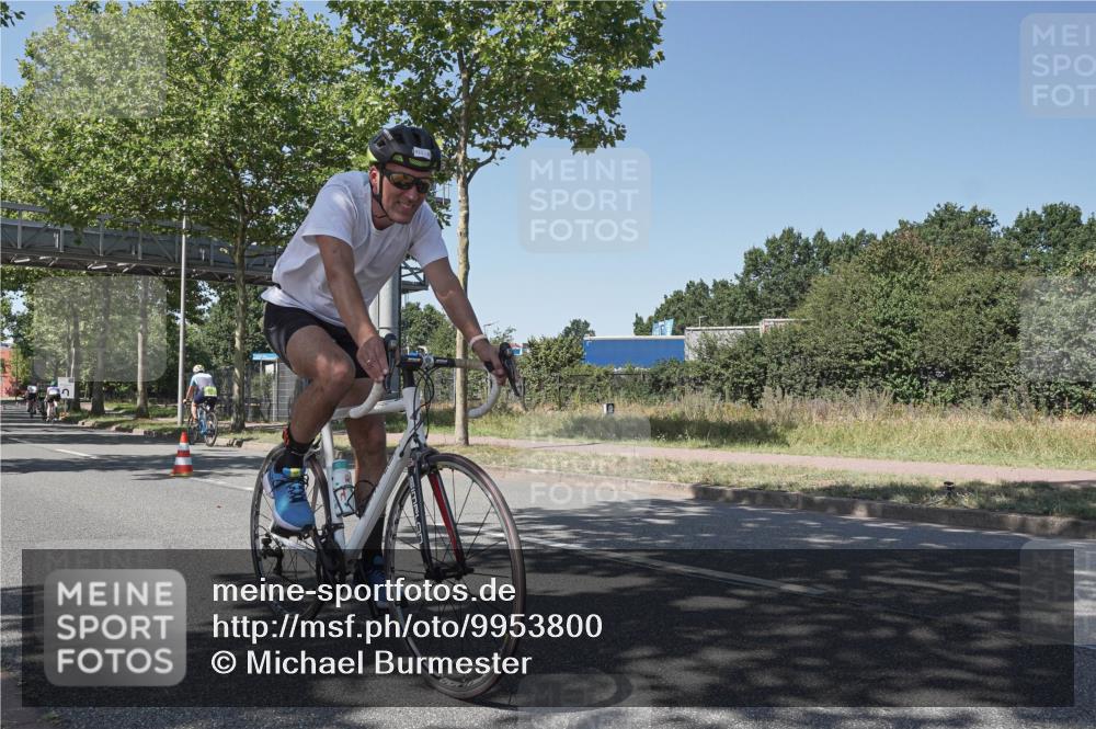 09.08.2026 - GEWOBA Citytriathlon Bremen Michael Burmester http://msf.ph/oto/9953800 09.08.2026 14:22:39 Radfahren 104, 275, 298, 381, 389, 394, 397, 411, 413, 452 meine-sportfotos.de