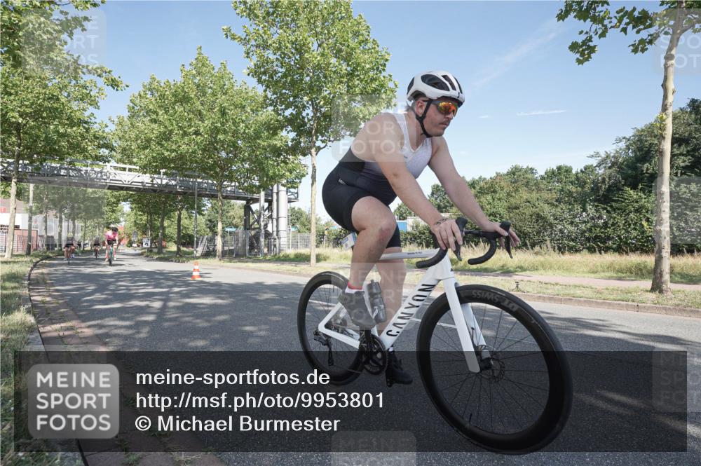 09.08.2026 - GEWOBA Citytriathlon Bremen Michael Burmester http://msf.ph/oto/9953801 09.08.2026 10:50:58 Radfahren 137, 167, 173, 313, 330, 344, 370, 452, 453, 493, 503, 526 meine-sportfotos.de