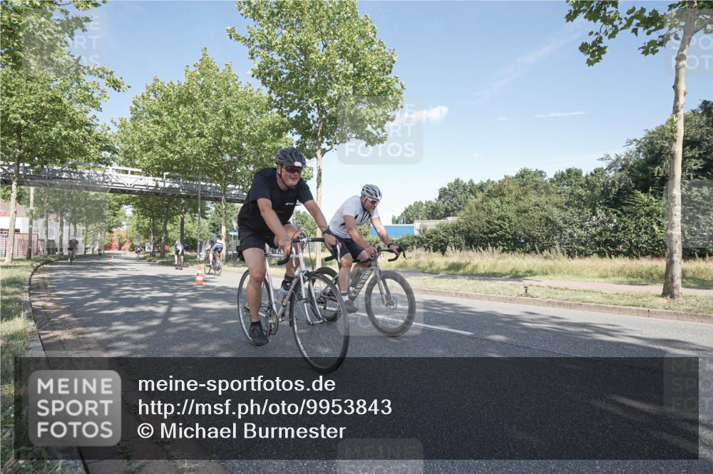 09.08.2026 - GEWOBA Citytriathlon Bremen Michael Burmester http://msf.ph/oto/9953843 09.08.2026 10:51:27 Radfahren 57, 99, 324, 397, 456 meine-sportfotos.de
