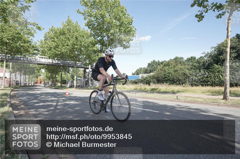 09.08.2026 - GEWOBA Citytriathlon Bremen Michael Burmester http://msf.ph/oto/9953845 09.08.2026 10:51:30 Radfahren 57, 99, 324, 397 meine-sportfotos.de