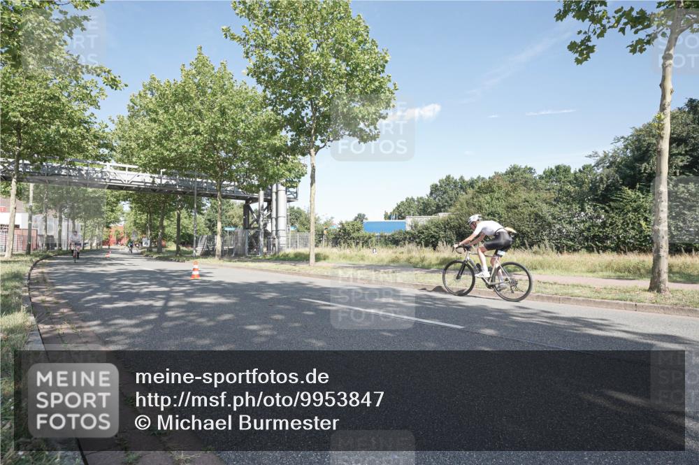 09.08.2026 - GEWOBA Citytriathlon Bremen Michael Burmester http://msf.ph/oto/9953847 09.08.2026 10:51:32 Radfahren 57, 99, 324, 397 meine-sportfotos.de