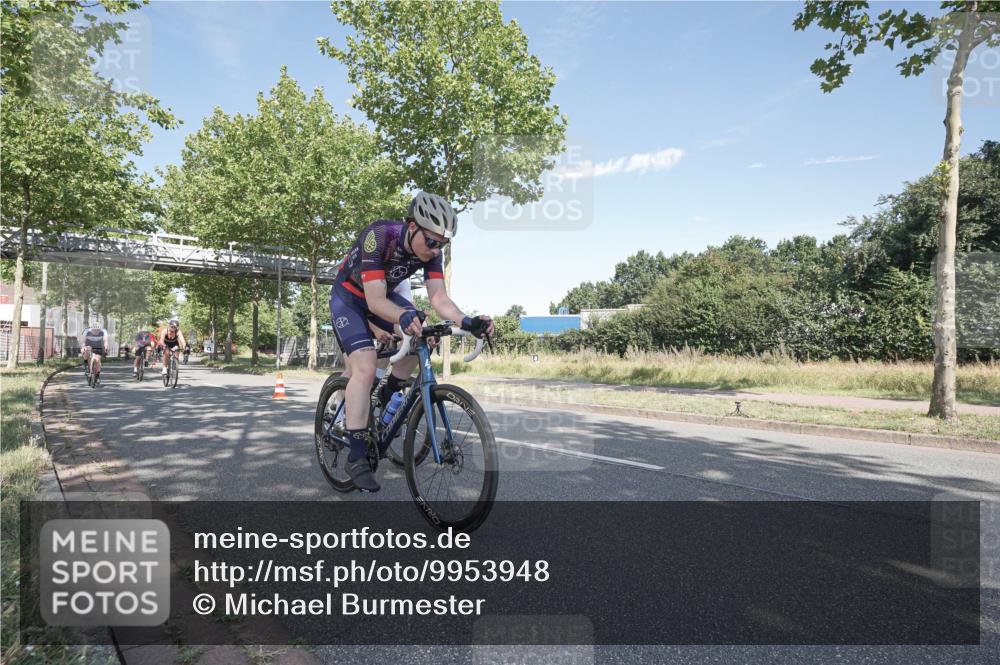 09.08.2026 - GEWOBA Citytriathlon Bremen Michael Burmester http://msf.ph/oto/9953948 09.08.2026 10:53:25 Radfahren 3, 19, 21, 29, 139, 151, 179, 423, 439, 461, 474, 477, 495, 522 meine-sportfotos.de