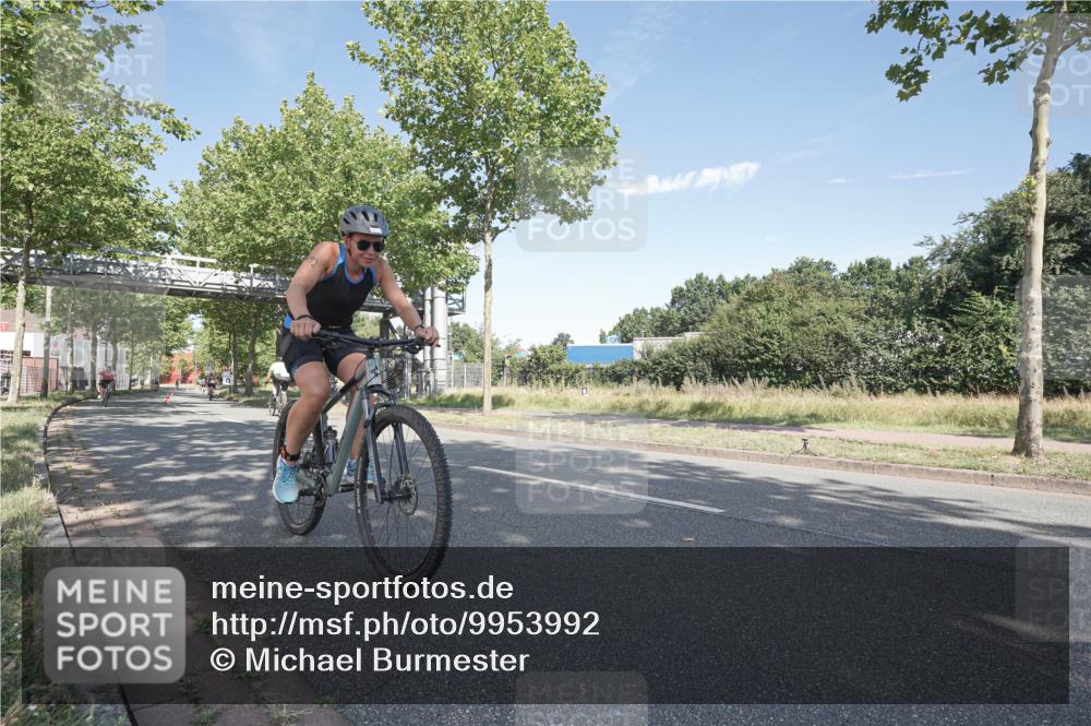09.08.2026 - GEWOBA Citytriathlon Bremen Michael Burmester http://msf.ph/oto/9953992 09.08.2026 10:53:52 Radfahren 153, 193, 292, 367, 433, 492, 501 meine-sportfotos.de