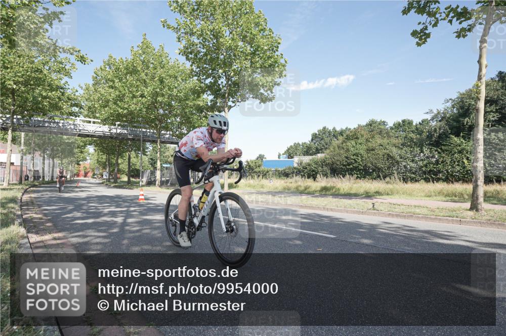 09.08.2026 - GEWOBA Citytriathlon Bremen Michael Burmester http://msf.ph/oto/9954000 09.08.2026 10:54:01 Radfahren 193, 247, 292, 367, 473, 501 meine-sportfotos.de
