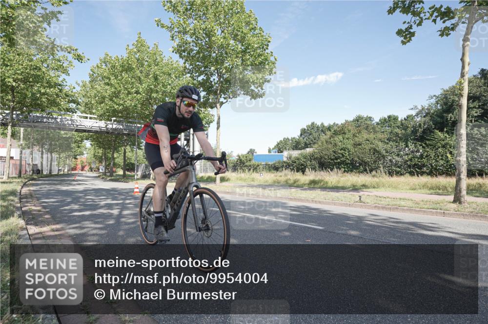 09.08.2026 - GEWOBA Citytriathlon Bremen Michael Burmester http://msf.ph/oto/9954004 09.08.2026 10:54:06 Radfahren 193, 247, 367, 473 meine-sportfotos.de