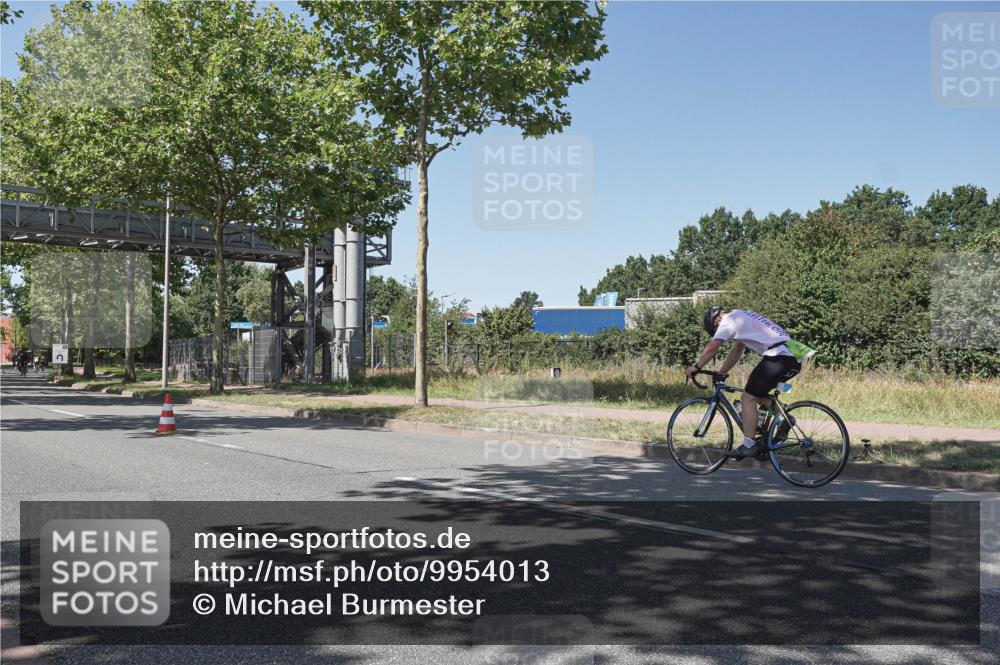 09.08.2026 - GEWOBA Citytriathlon Bremen Michael Burmester http://msf.ph/oto/9954013 09.08.2026 14:25:31 Radfahren 181, 187, 333, 518 meine-sportfotos.de