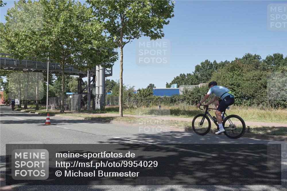 09.08.2026 - GEWOBA Citytriathlon Bremen Michael Burmester http://msf.ph/oto/9954029 09.08.2026 14:25:46 Radfahren 78, 140, 184, 185, 189, 445, 464 meine-sportfotos.de