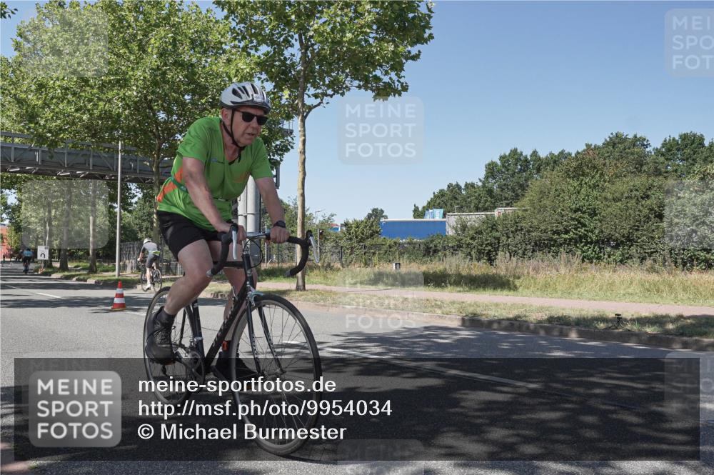 09.08.2026 - GEWOBA Citytriathlon Bremen Michael Burmester http://msf.ph/oto/9954034 09.08.2026 14:25:50 Radfahren 78, 140, 184, 185, 189, 387, 445, 464 meine-sportfotos.de