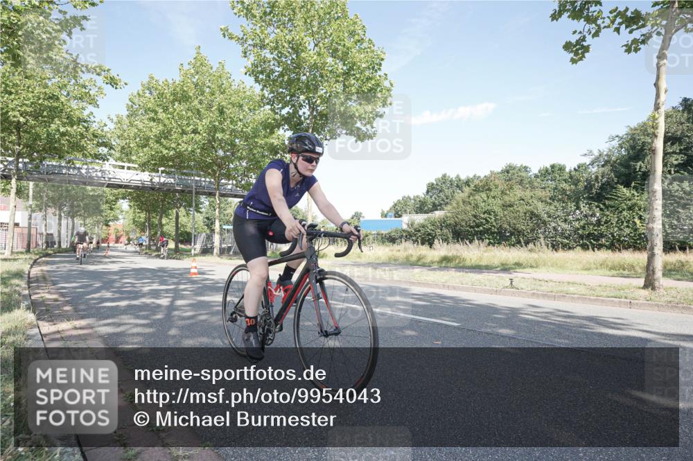 09.08.2026 - GEWOBA Citytriathlon Bremen Michael Burmester http://msf.ph/oto/9954043 09.08.2026 10:54:32 Radfahren 13, 17, 33, 87, 111, 143, 185, 195, 223, 331, 436, 467, 490, 509, 514, 531 meine-sportfotos.de