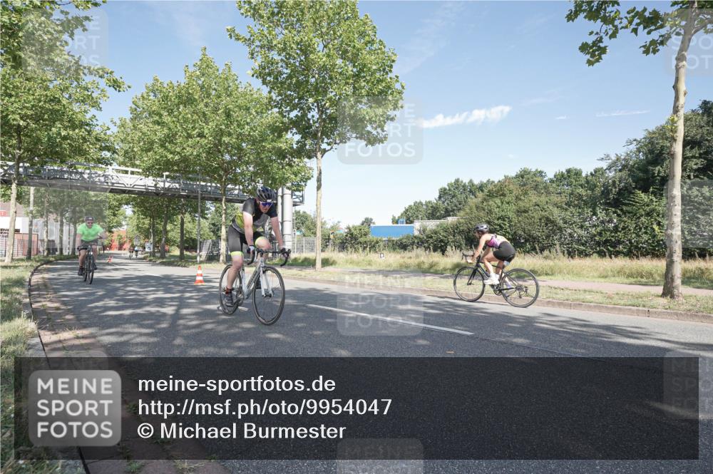 09.08.2026 - GEWOBA Citytriathlon Bremen Michael Burmester http://msf.ph/oto/9954047 09.08.2026 10:54:35 Radfahren 13, 17, 33, 87, 111, 143, 185, 195, 223, 331, 436, 467, 490, 509, 514, 531 meine-sportfotos.de