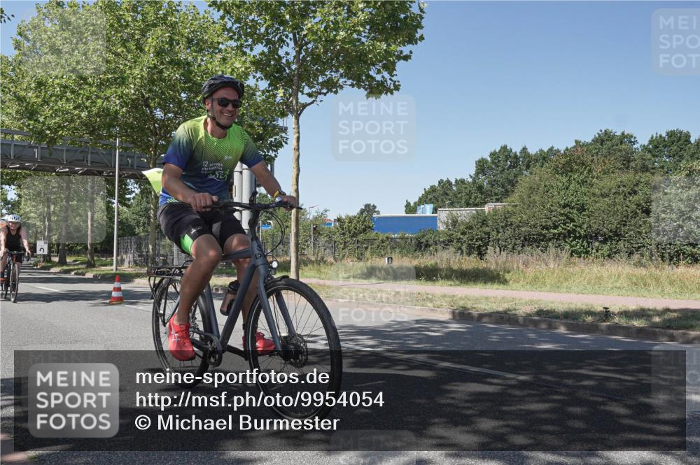 09.08.2026 - GEWOBA Citytriathlon Bremen Michael Burmester http://msf.ph/oto/9954054 09.08.2026 14:26:11 Radfahren 366, 392, 406, 459, 474, 476, 506 meine-sportfotos.de