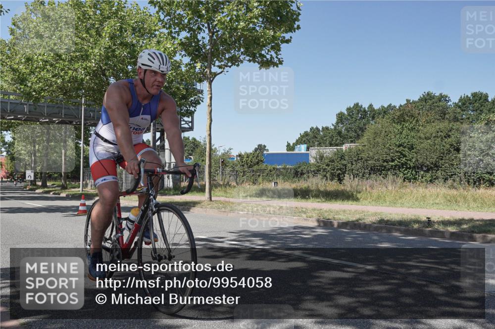 09.08.2026 - GEWOBA Citytriathlon Bremen Michael Burmester http://msf.ph/oto/9954058 09.08.2026 14:26:12 Radfahren 51, 366, 392, 406, 459, 474, 476, 506 meine-sportfotos.de
