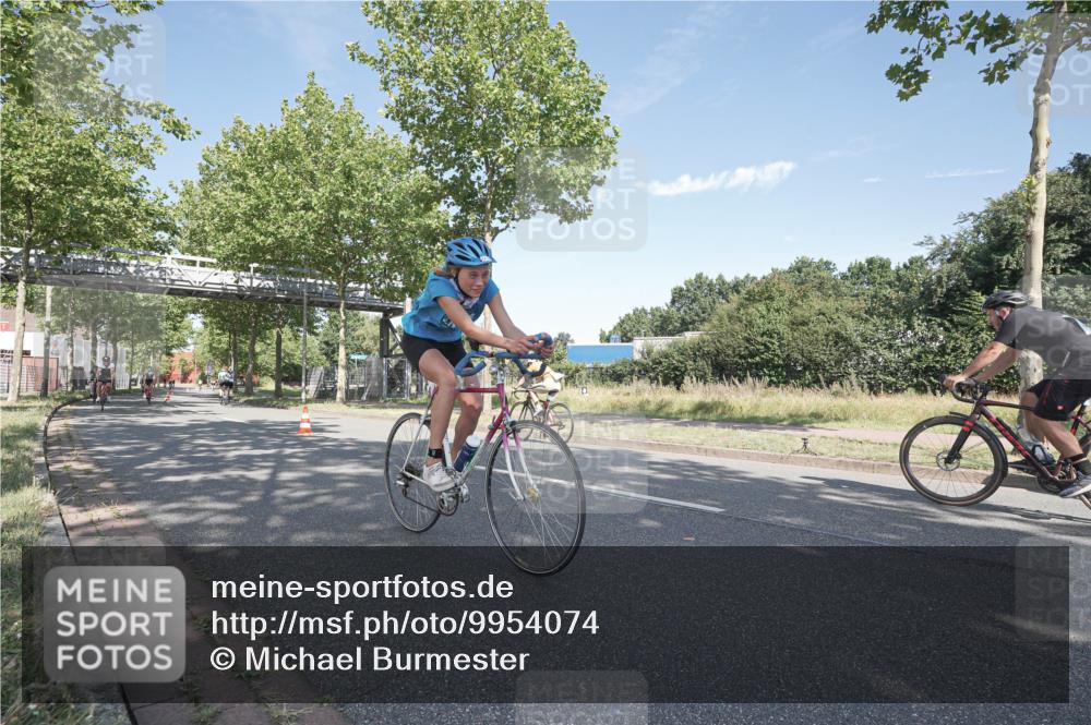 09.08.2026 - GEWOBA Citytriathlon Bremen Michael Burmester http://msf.ph/oto/9954074 09.08.2026 10:55:01 Radfahren 37, 135, 201, 207, 303, 390, 444, 471, 476, 513, 530 meine-sportfotos.de
