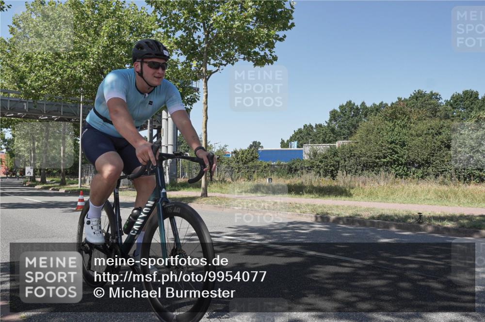 09.08.2026 - GEWOBA Citytriathlon Bremen Michael Burmester http://msf.ph/oto/9954077 09.08.2026 14:26:31 Radfahren 15, 16, 29, 32, 51, 176, 178, 408, 497 meine-sportfotos.de