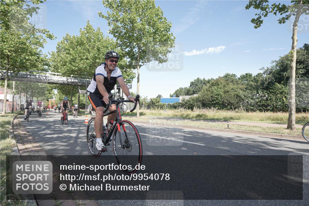 09.08.2026 - GEWOBA Citytriathlon Bremen Michael Burmester http://msf.ph/oto/9954078 09.08.2026 10:55:03 Radfahren 37, 135, 201, 207, 303, 390, 444, 471, 476, 513, 530 meine-sportfotos.de