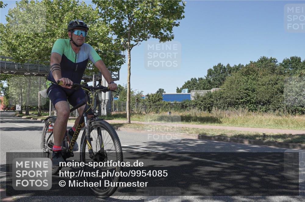 09.08.2026 - GEWOBA Citytriathlon Bremen Michael Burmester http://msf.ph/oto/9954085 09.08.2026 14:26:39 Radfahren 15, 16, 29, 178, 408, 475, 504 meine-sportfotos.de