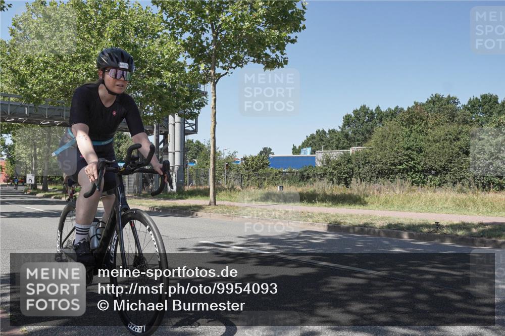 09.08.2026 - GEWOBA Citytriathlon Bremen Michael Burmester http://msf.ph/oto/9954093 09.08.2026 14:26:57 Radfahren 59, 156, 170, 427, 475, 484, 504 meine-sportfotos.de