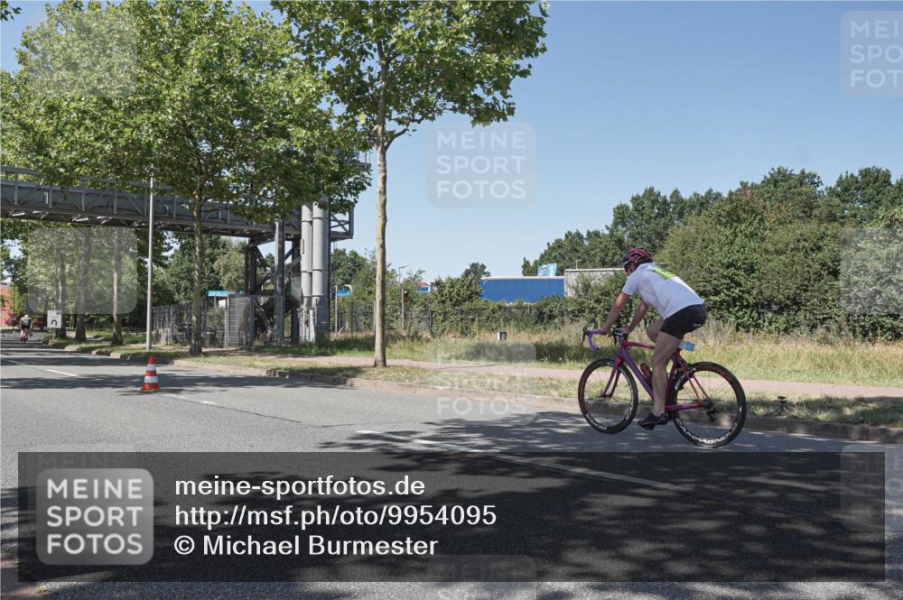 09.08.2026 - GEWOBA Citytriathlon Bremen Michael Burmester http://msf.ph/oto/9954095 09.08.2026 14:27:00 Radfahren 1, 59, 156, 170, 427, 484 meine-sportfotos.de