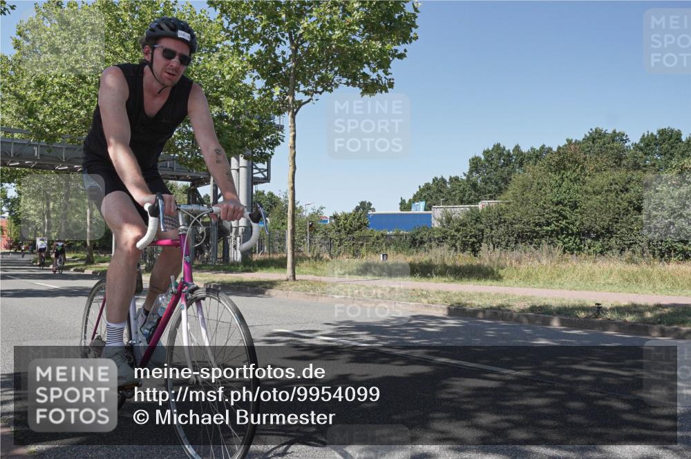 09.08.2026 - GEWOBA Citytriathlon Bremen Michael Burmester http://msf.ph/oto/9954099 09.08.2026 14:27:04 Radfahren 1, 59, 156, 170, 427, 447, 461 meine-sportfotos.de