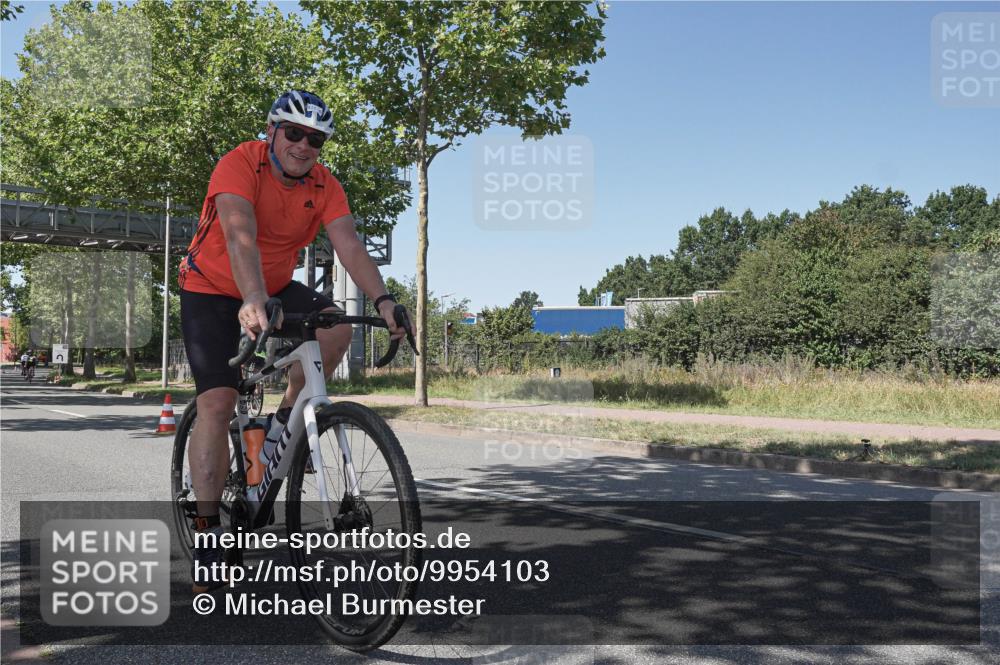09.08.2026 - GEWOBA Citytriathlon Bremen Michael Burmester http://msf.ph/oto/9954103 09.08.2026 14:27:07 Radfahren 1, 59, 156, 427, 447, 461 meine-sportfotos.de