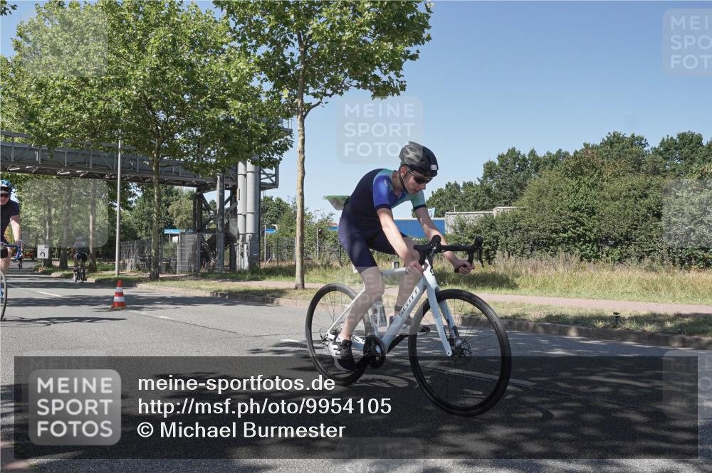 09.08.2026 - GEWOBA Citytriathlon Bremen Michael Burmester http://msf.ph/oto/9954105 09.08.2026 14:27:09 Radfahren 1, 59, 156, 427, 447, 461 meine-sportfotos.de