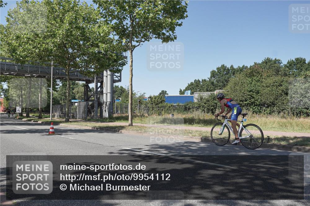 09.08.2026 - GEWOBA Citytriathlon Bremen Michael Burmester http://msf.ph/oto/9954112 09.08.2026 14:27:16 Radfahren 1, 156, 427, 447, 461 meine-sportfotos.de