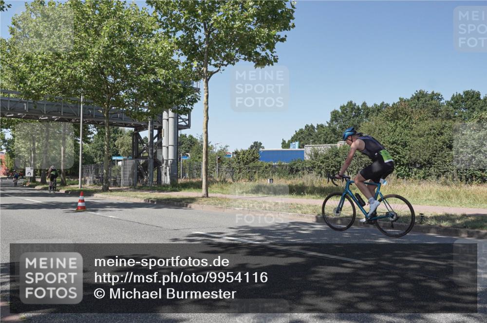 09.08.2026 - GEWOBA Citytriathlon Bremen Michael Burmester http://msf.ph/oto/9954116 09.08.2026 14:27:20 Radfahren 447, 461 meine-sportfotos.de