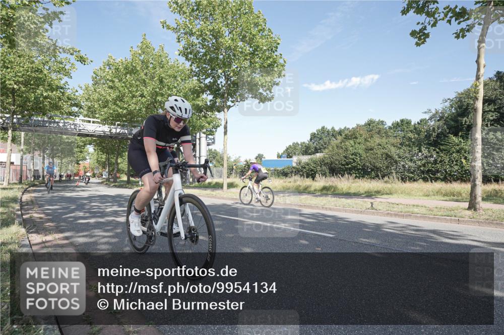 09.08.2026 - GEWOBA Citytriathlon Bremen Michael Burmester http://msf.ph/oto/9954134 09.08.2026 10:55:52 Radfahren 31, 41, 45, 93, 119, 155, 157, 211, 440, 487, 491, 494 meine-sportfotos.de