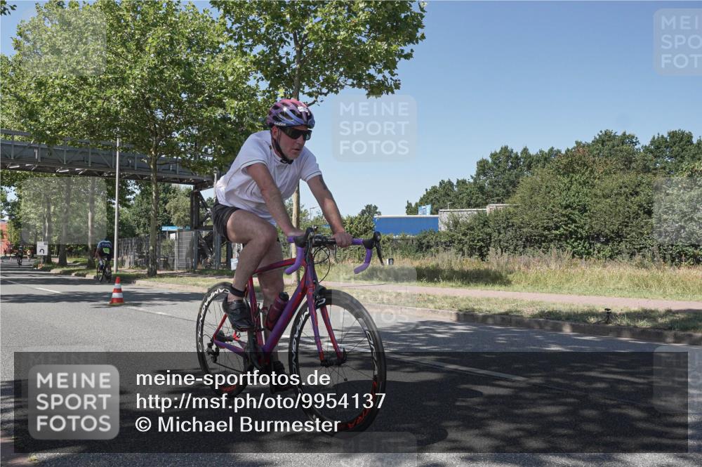 09.08.2026 - GEWOBA Citytriathlon Bremen Michael Burmester http://msf.ph/oto/9954137 09.08.2026 14:27:53 Radfahren 81, 177, 251, 443, 444, 446 meine-sportfotos.de