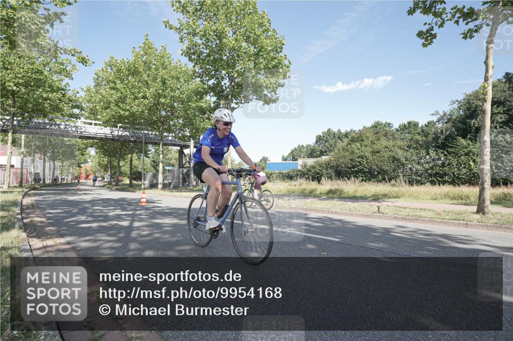 09.08.2026 - GEWOBA Citytriathlon Bremen Michael Burmester http://msf.ph/oto/9954168 09.08.2026 10:56:18 Radfahren 55, 61, 67, 163, 225 meine-sportfotos.de