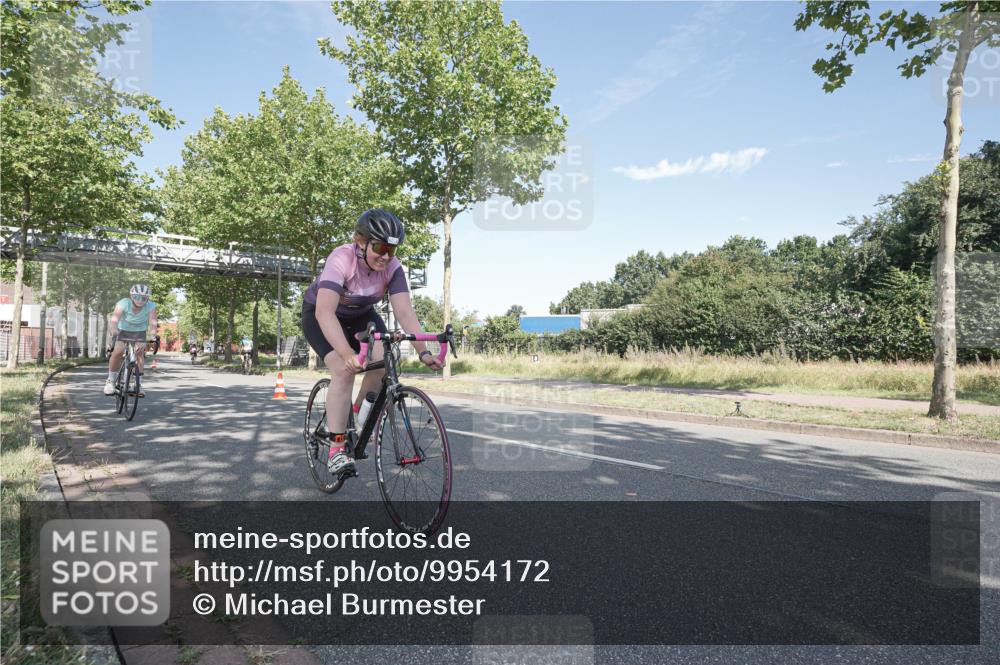 09.08.2026 - GEWOBA Citytriathlon Bremen Michael Burmester http://msf.ph/oto/9954172 09.08.2026 10:56:23 Radfahren 55, 61, 67, 163, 217, 225 meine-sportfotos.de