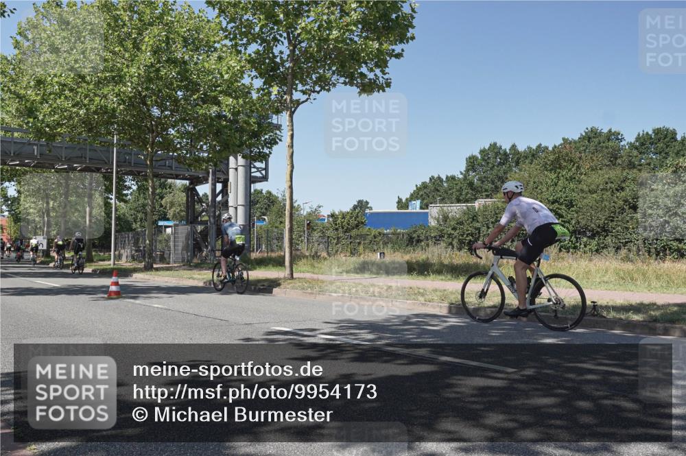 09.08.2026 - GEWOBA Citytriathlon Bremen Michael Burmester http://msf.ph/oto/9954173 09.08.2026 14:28:14 Radfahren 41, 67, 72, 85, 100, 113, 119, 331 meine-sportfotos.de